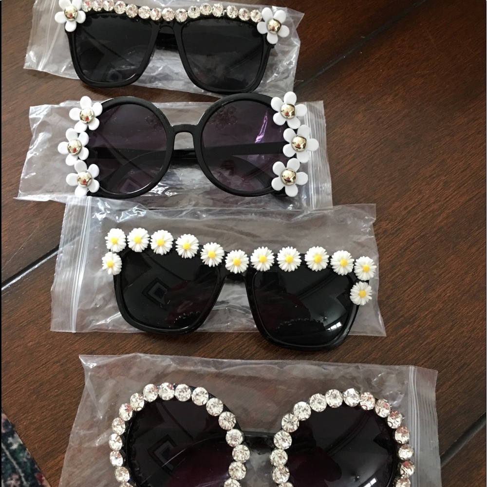 Sunglasses rhinestone and flowers New! Not worn